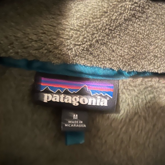 Patagonia sweatshirt with two front pockets - Picture 2 of 3